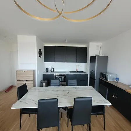 Chic 5 Min Disneyland/vallee Village סאריס